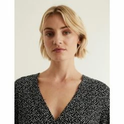 JAEGER Jersey Printed V-Neck Long Sleeve Top Women Black Mix 13 JAEGER Jersey Printed V-Neck Long Sleeve Top Women Black Mix -JAEGER Shop unnamed file 1186