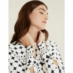 JAEGER Geometric Long Sleeve Top Women Ivory/black 13 JAEGER Geometric Long Sleeve Top Women Ivory/black -JAEGER Shop unnamed file 1388