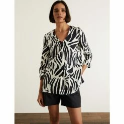 JAEGER Pure Linen Animal Print V-Neck Top Women Ivory Mix 11 JAEGER Pure Linen Animal Print V-Neck Top Women Ivory Mix -JAEGER Shop unnamed file 1628