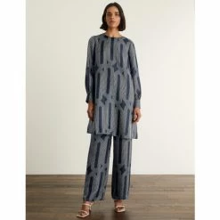 JAEGER Pure Silk Printed Wide Leg Trousers Women Navy 12 JAEGER Pure Silk Printed Wide Leg Trousers Women Navy -JAEGER Shop unnamed file 175