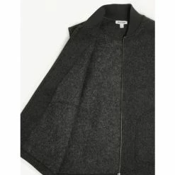 JAEGER Italian Wool Blend Fleece Gilet Men Charcoal 19 JAEGER Italian Wool Blend Fleece Gilet Men Charcoal -JAEGER Shop unnamed file 401