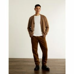 JAEGER Wool With Cashmere V-Neck Cardigan Men Toffee 12 JAEGER Wool With Cashmere V-Neck Cardigan Men Toffee -JAEGER Shop unnamed file 617
